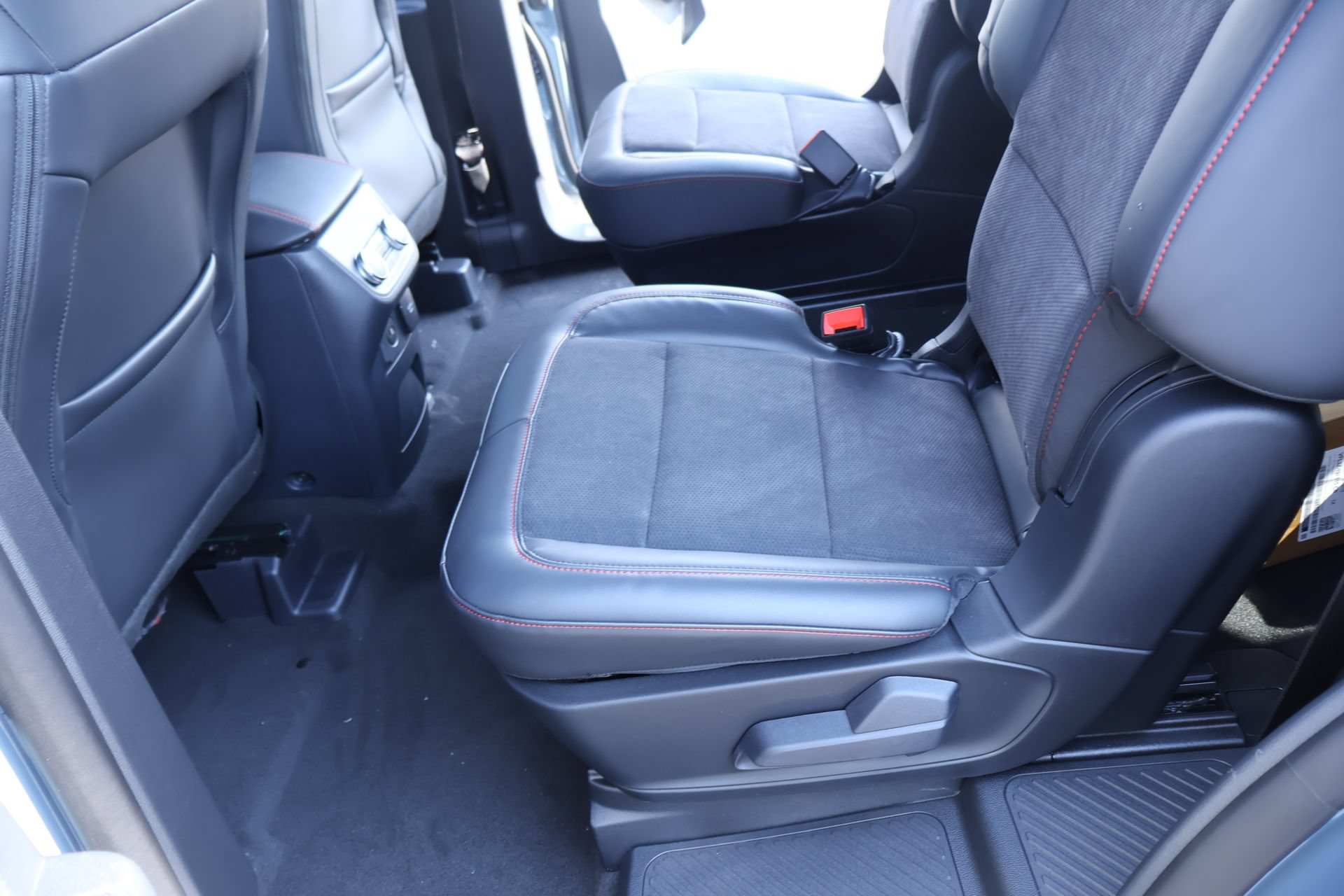 New 2026 Ford Explorer ST w/ Sun And Sound Package AWD/4WD image 13