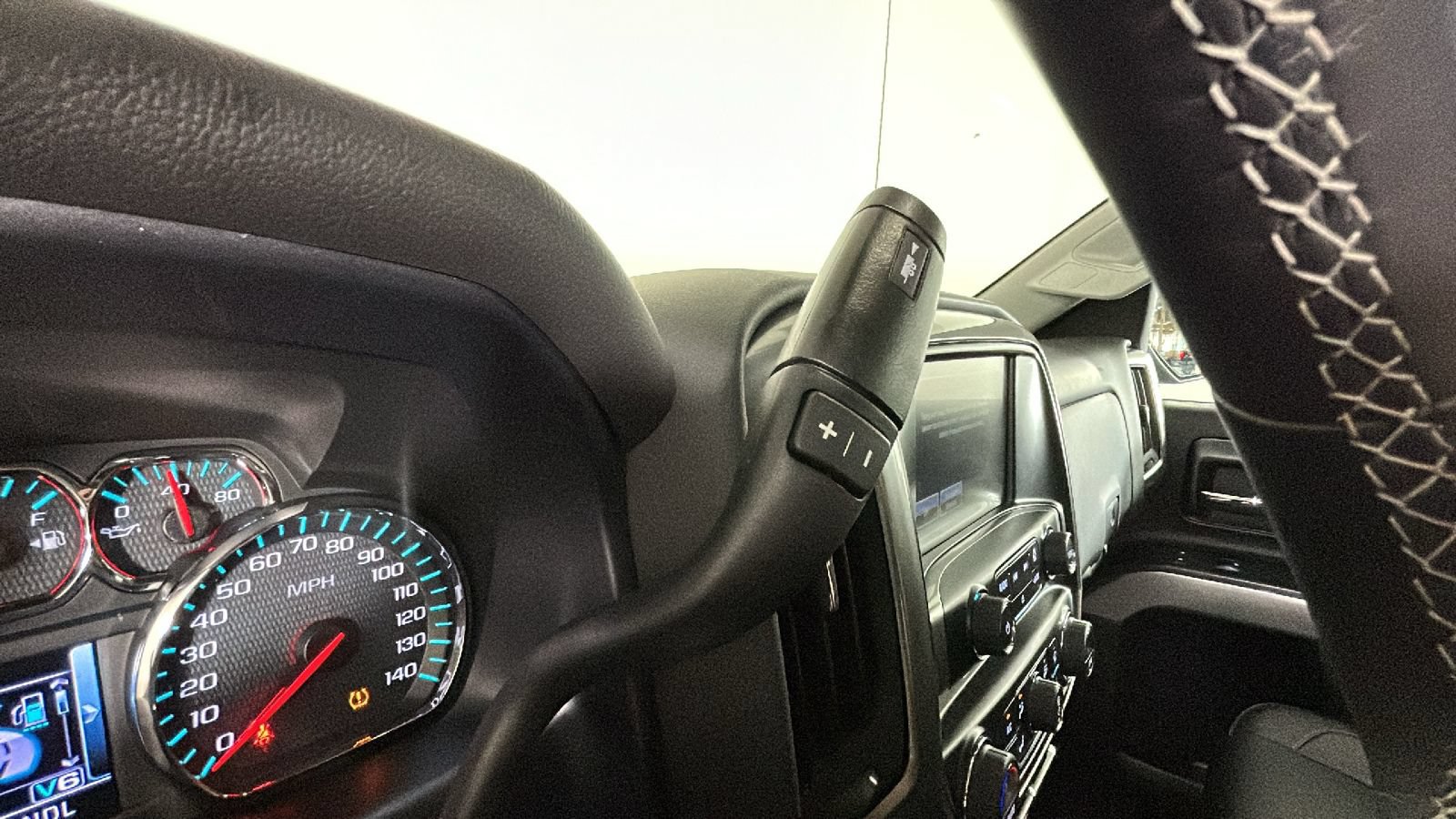 Used 2018 Chevrolet Silverado 1500 LT w/ Redline Edition AWD/4WD image 25