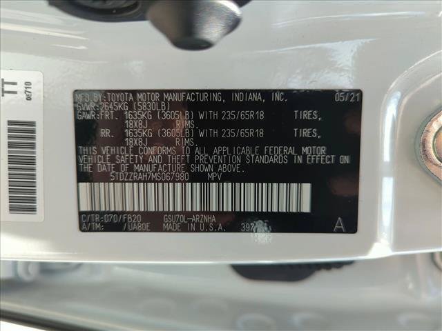 Used 2021 Toyota Highlander LE FWD image 24