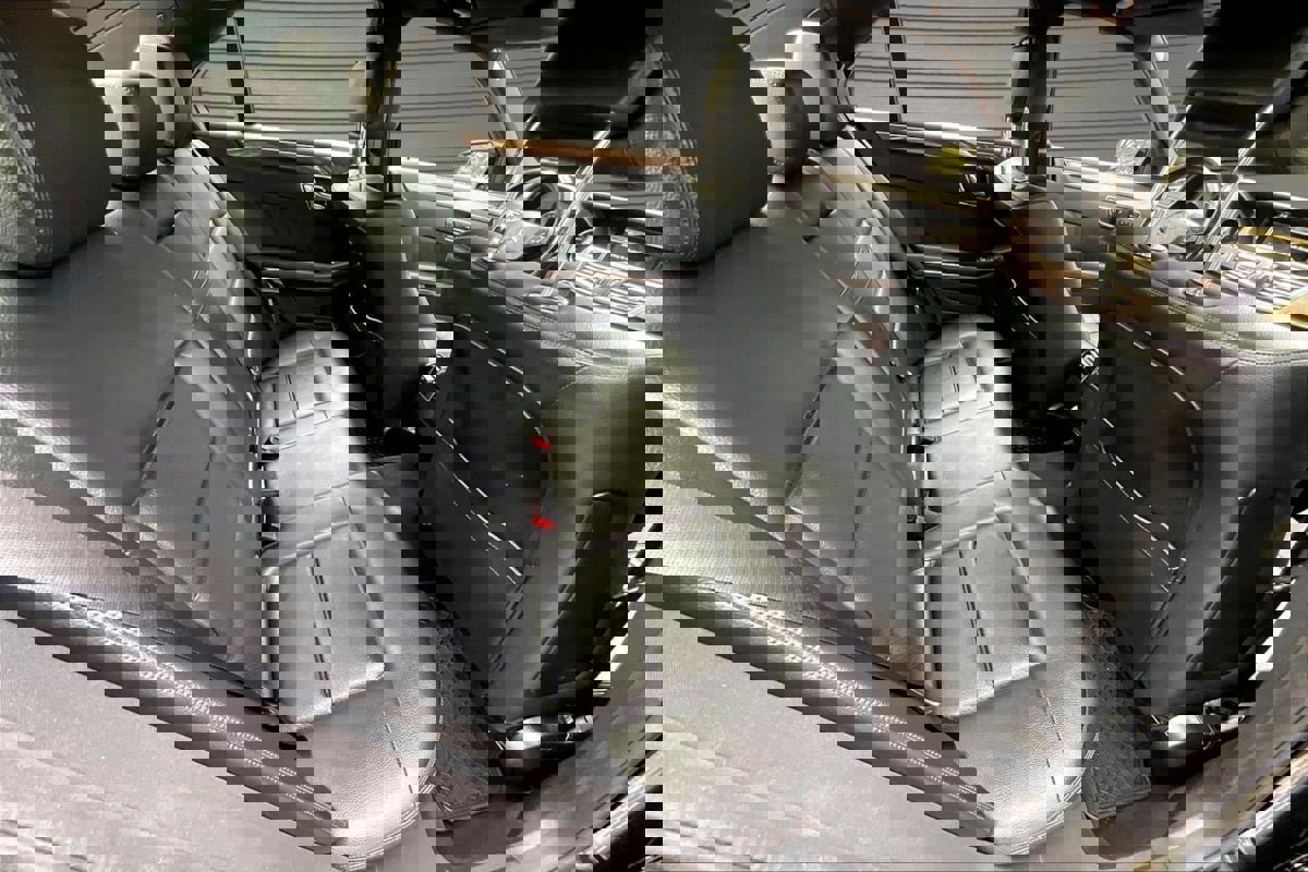 Used 2011 Mercedes-Benz E 350 4MATIC Sedan image 23