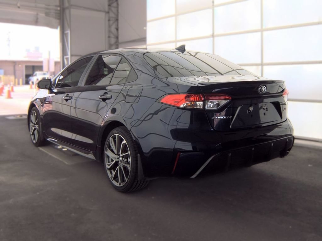 Used 2025 Toyota Corolla SE FWD image 4