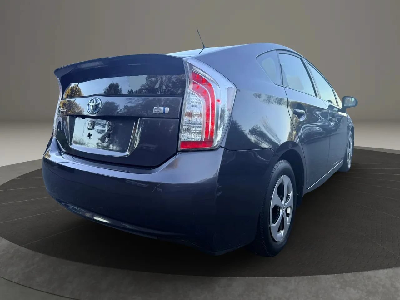 Used 2014 Toyota Prius Three w/ Solar Roof Package FWD image 5