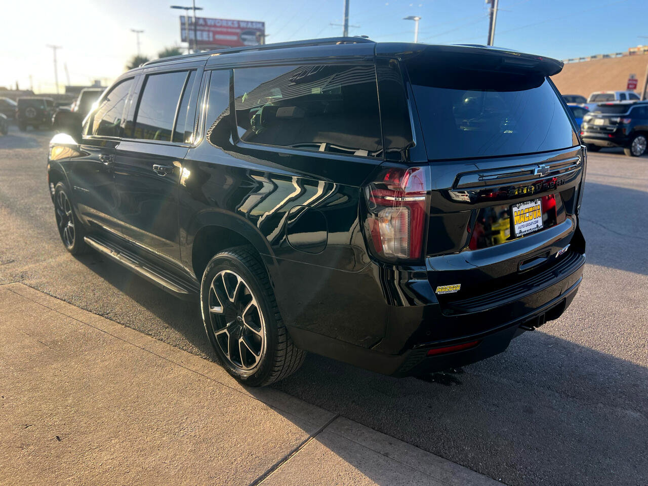 Used 2023 Chevrolet Suburban RST w/ Luxury Package image 5