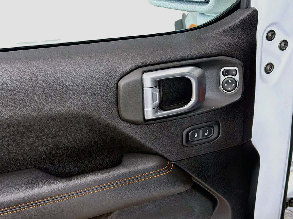 Used 2022 Jeep Gladiator Mojave w/ Cold Weather Group AWD/4WD image 34
