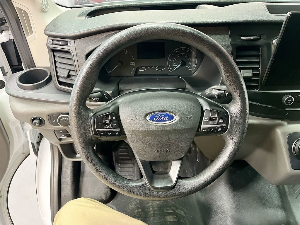 Used 2023 Ford E-Transit Medium Roof image 11