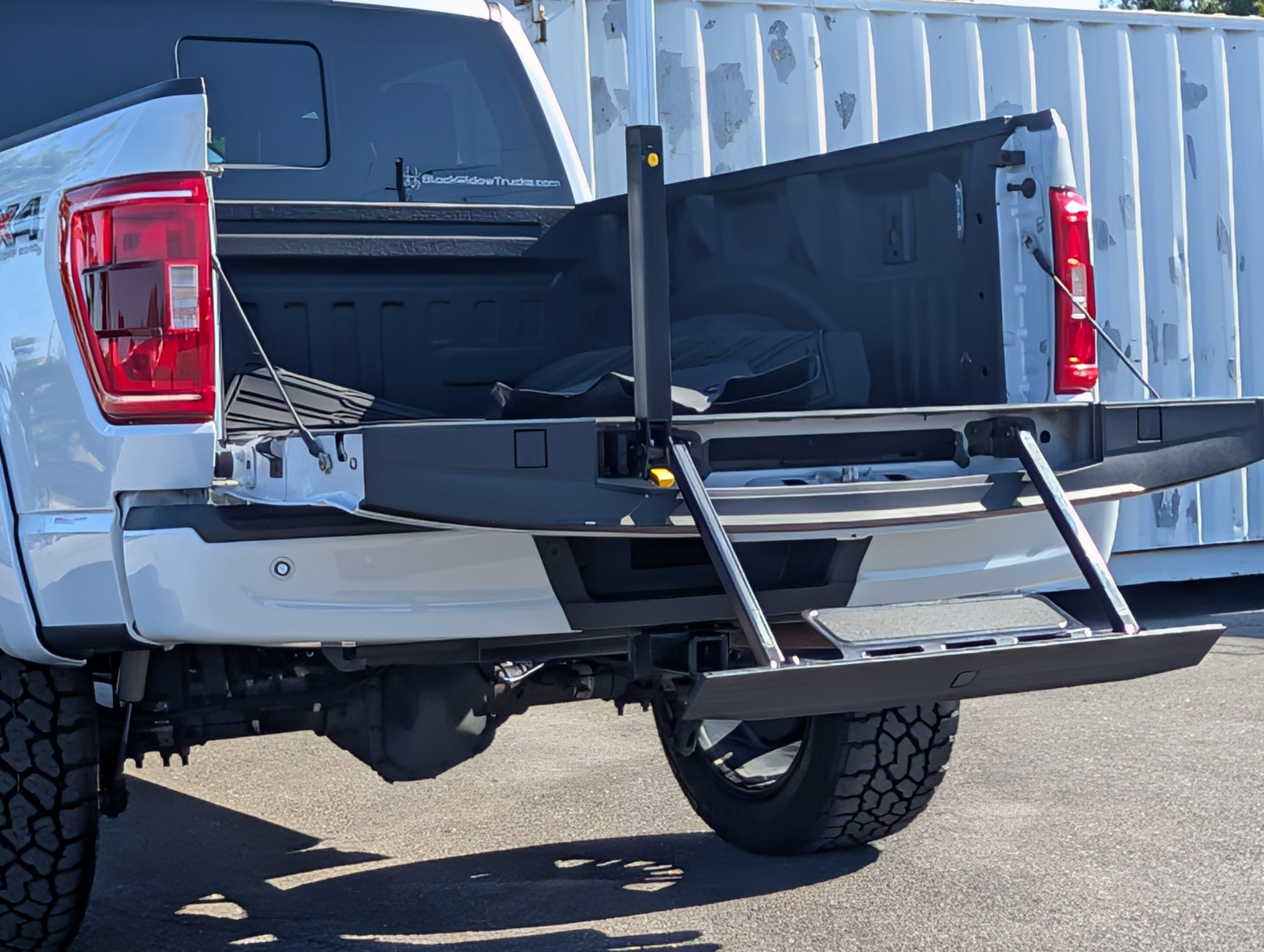Used 2022 Ford F150 XLT w/ Equipment Group 302A High AWD/4WD image 17