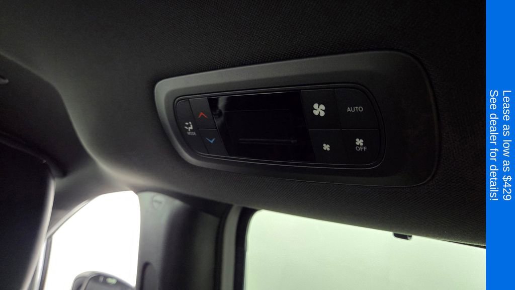 New 2025 Chrysler Pacifica Select w/ Fav Edition Package FWD image 36