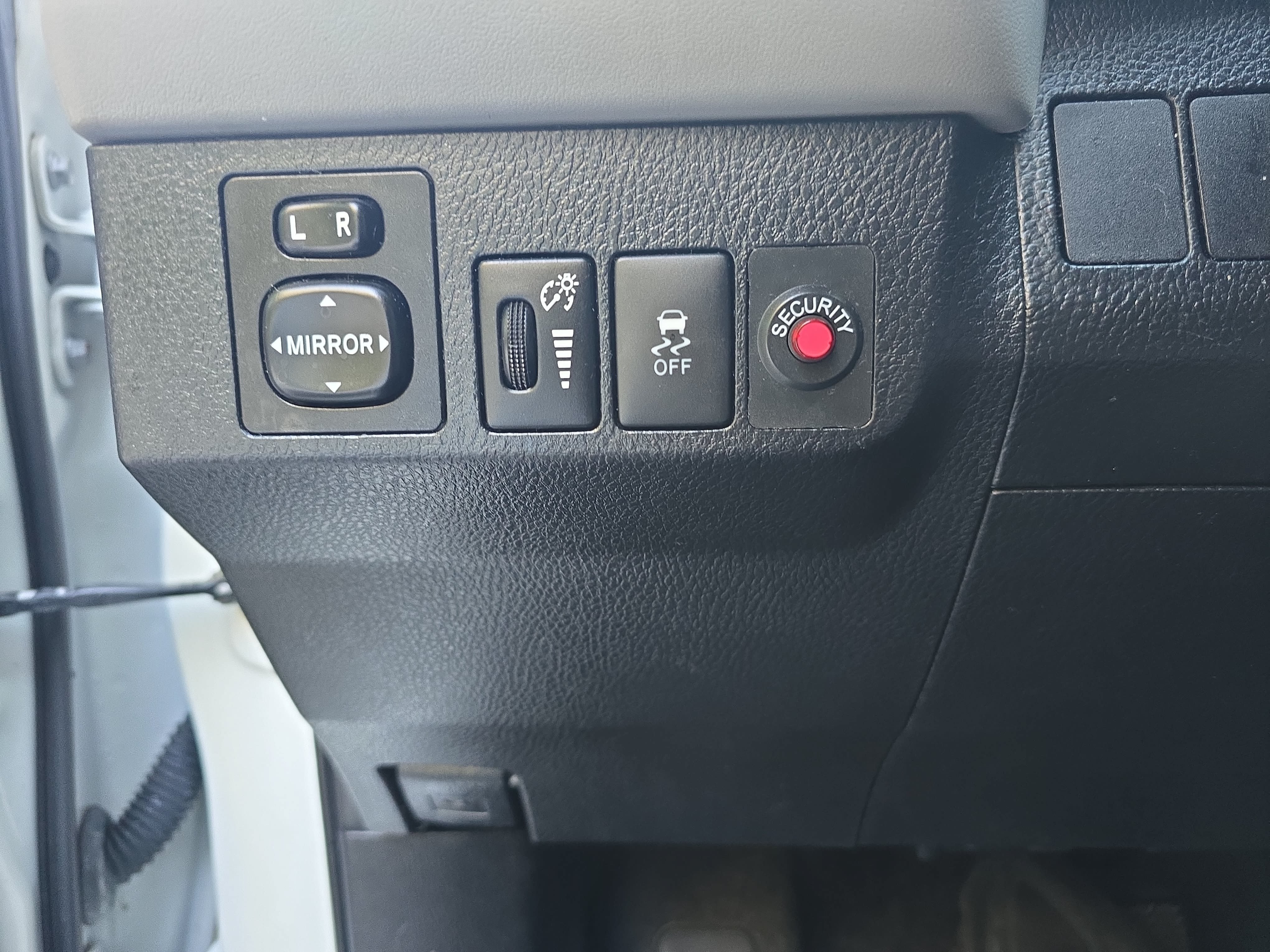 Used 2013 Toyota RAV4 LE FWD image 23
