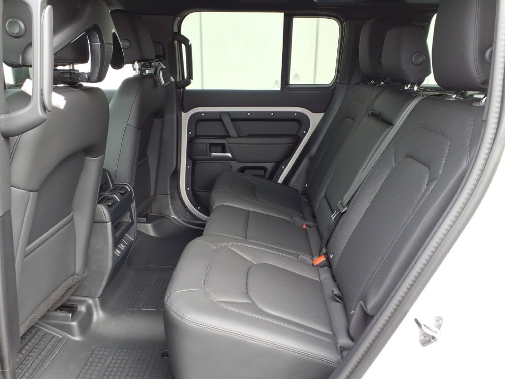 New 2026 Land Rover Defender 110 S AWD/4WD image 8
