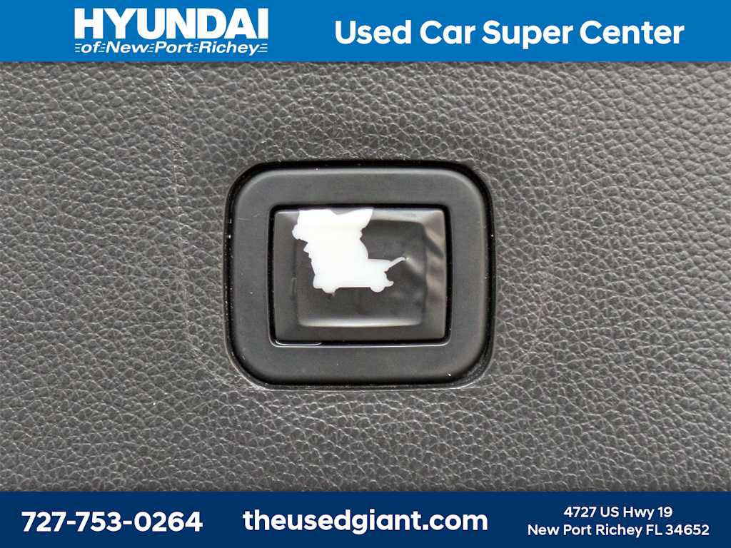 Used 2019 Chevrolet Traverse LT image 13