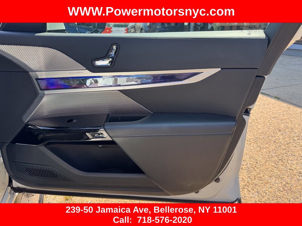 Used 2024 BMW 740i xDrive AWD/4WD image 32
