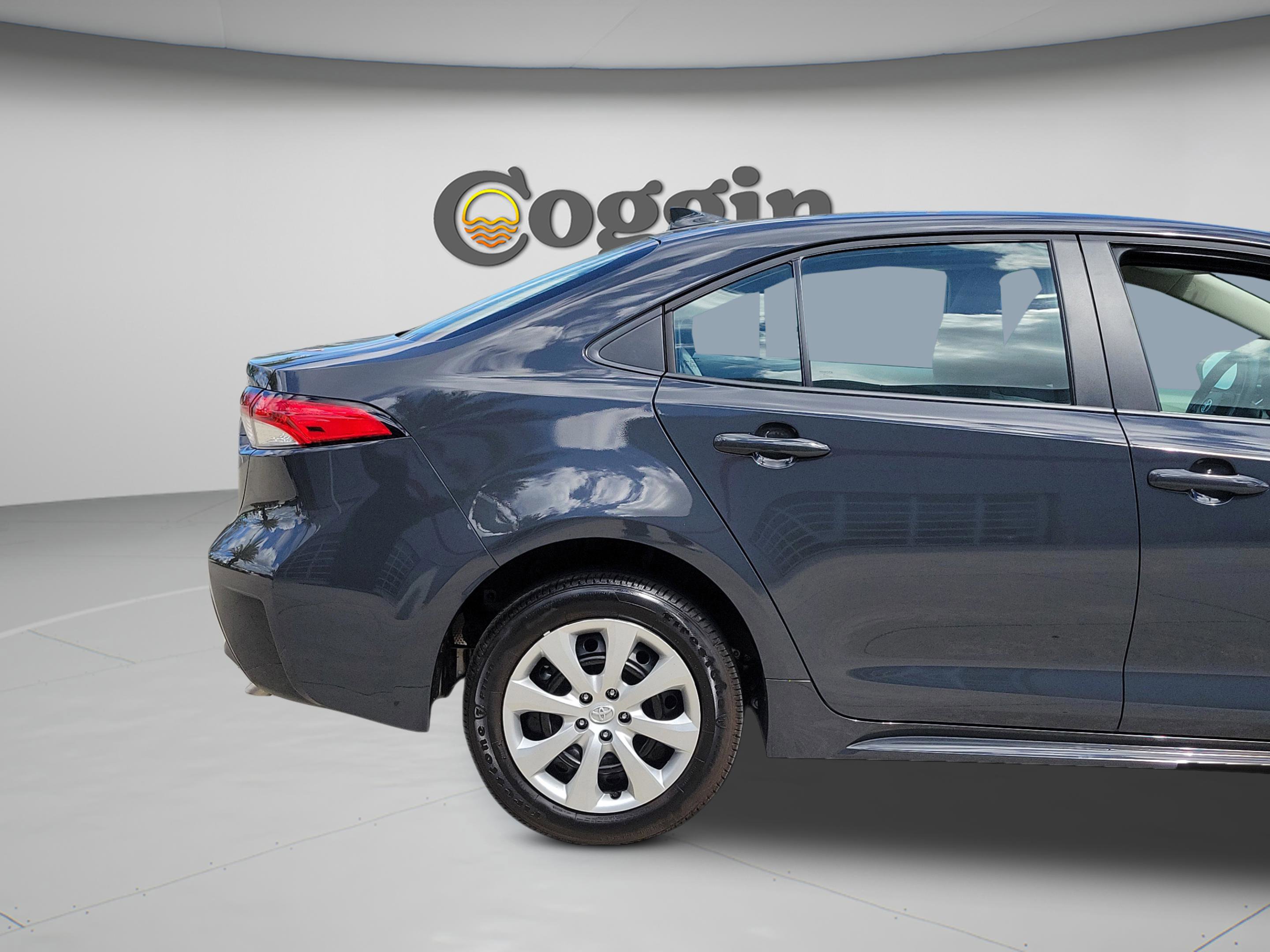 Used 2025 Toyota Corolla LE w/ Convenience Package image 29