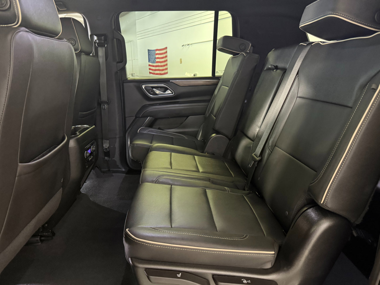 Used 2023 Chevrolet Suburban Premier image 12