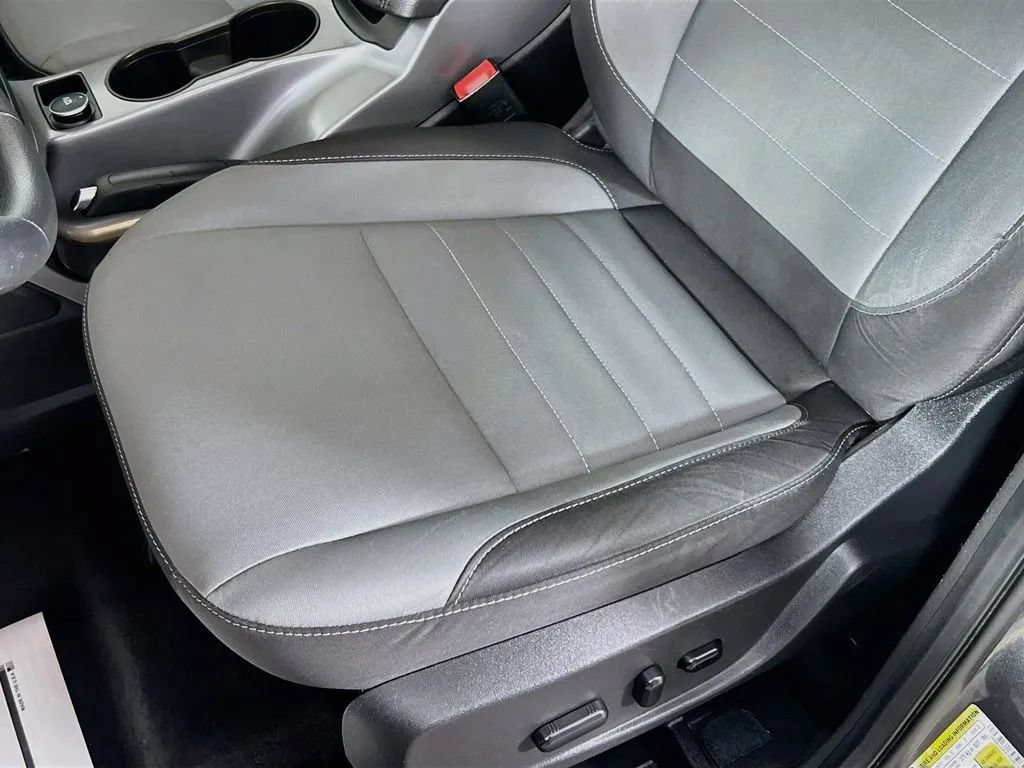 Used 2016 Ford Escape SE w/ Equipment Group 201A FWD image 19