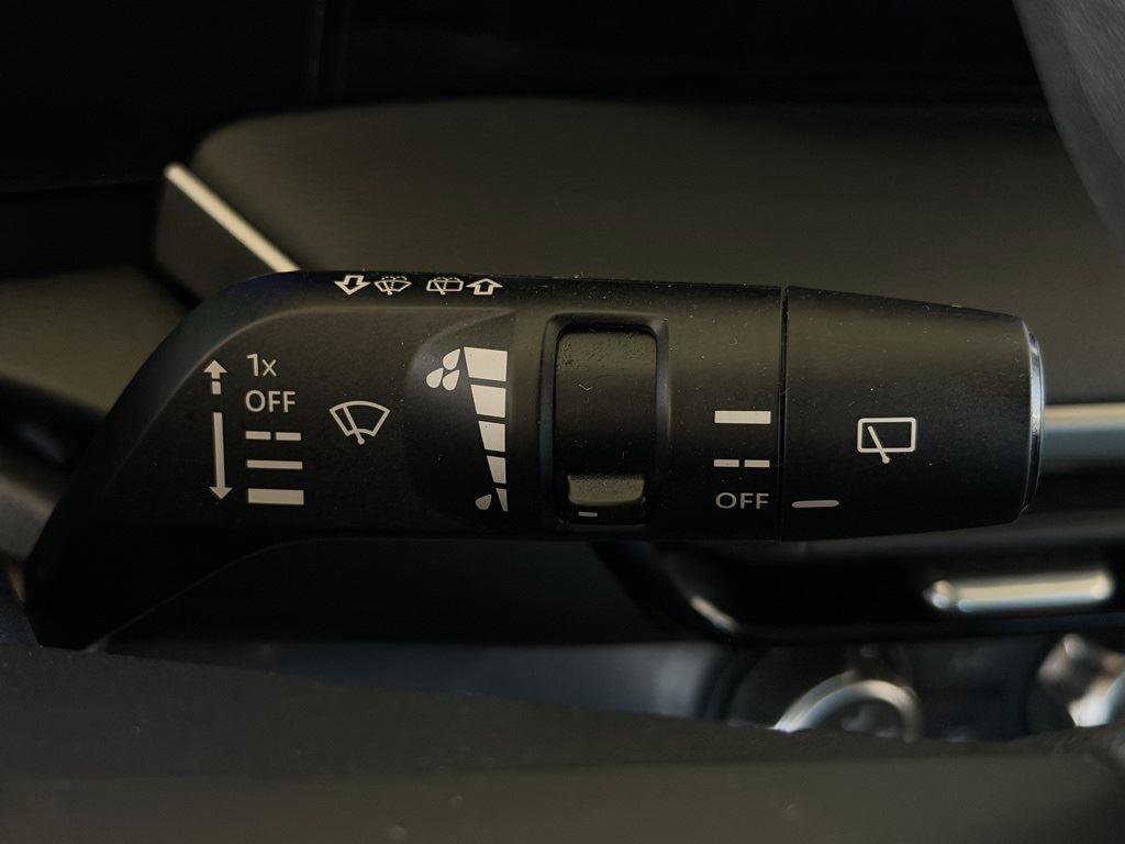 Used 2025 Nissan Kicks S image 17