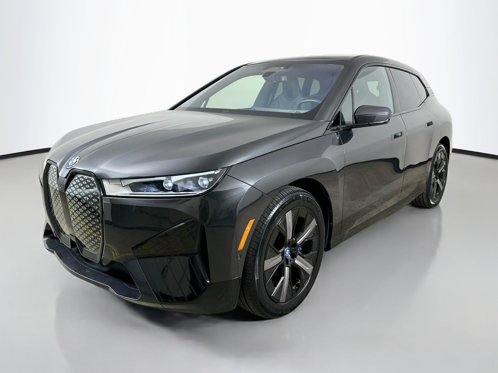 Used 2024 BMW iX xDrive50 w/ Sport Package AWD/4WD image 1