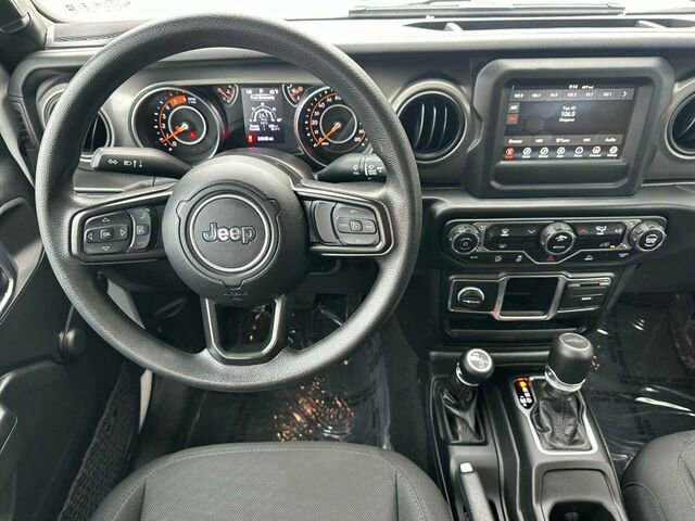 Used 2023 Jeep Gladiator Sport image 17