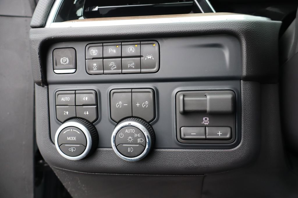 New 2026 Chevrolet Suburban High Country image 15