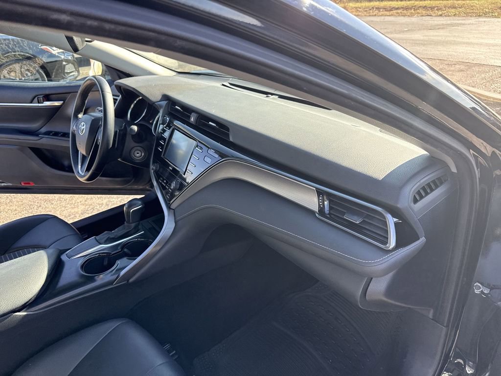Used 2020 Toyota Camry SE image 36