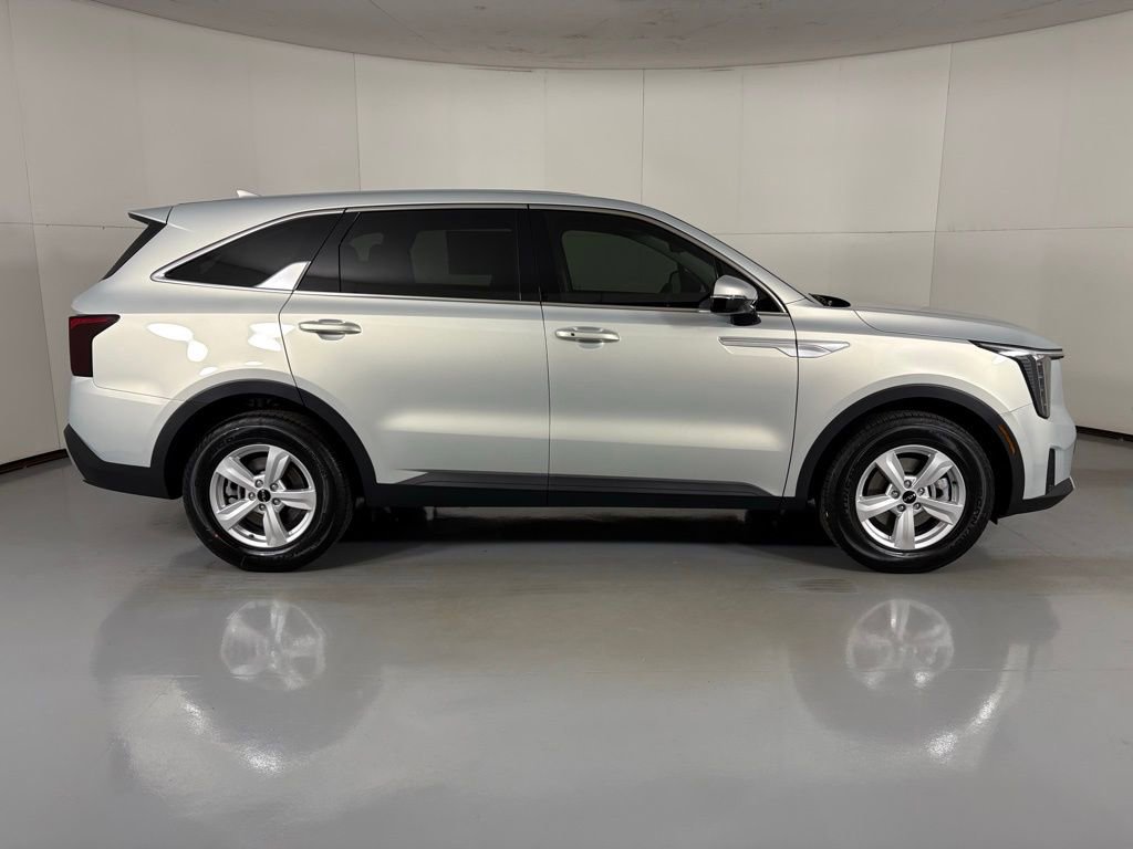 New 2026 Kia Sorento LX image 10