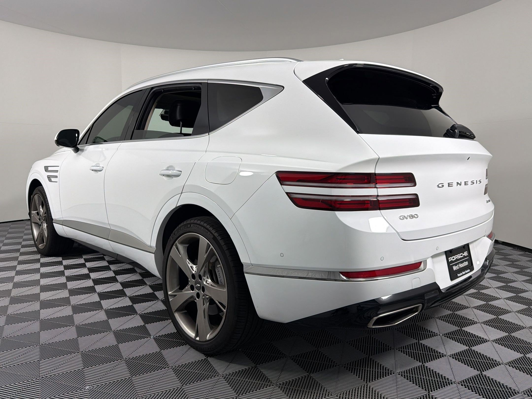 Used 2024 Genesis GV80 3.5T w/ Prestige Package AWD/4WD image 3