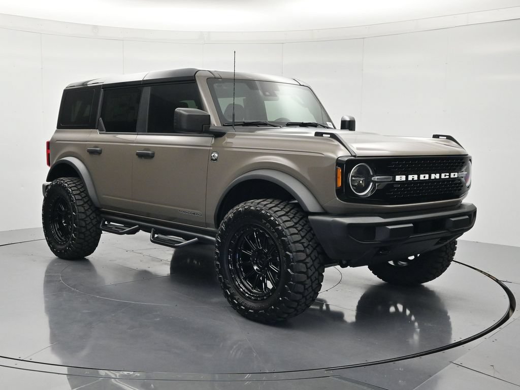 New 2026 Ford Bronco Big Bend w/ Black Appearance Package AWD/4WD image 3