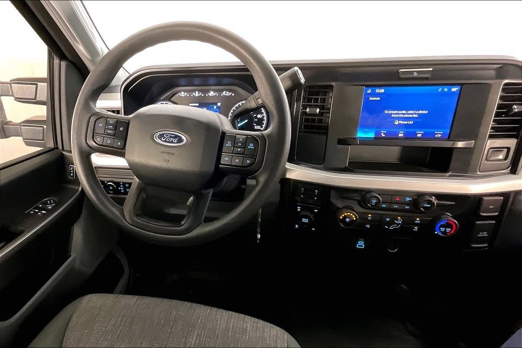 Used 2025 Ford F350 XLT w/ FX4 Off-Road Package AWD/4WD image 6
