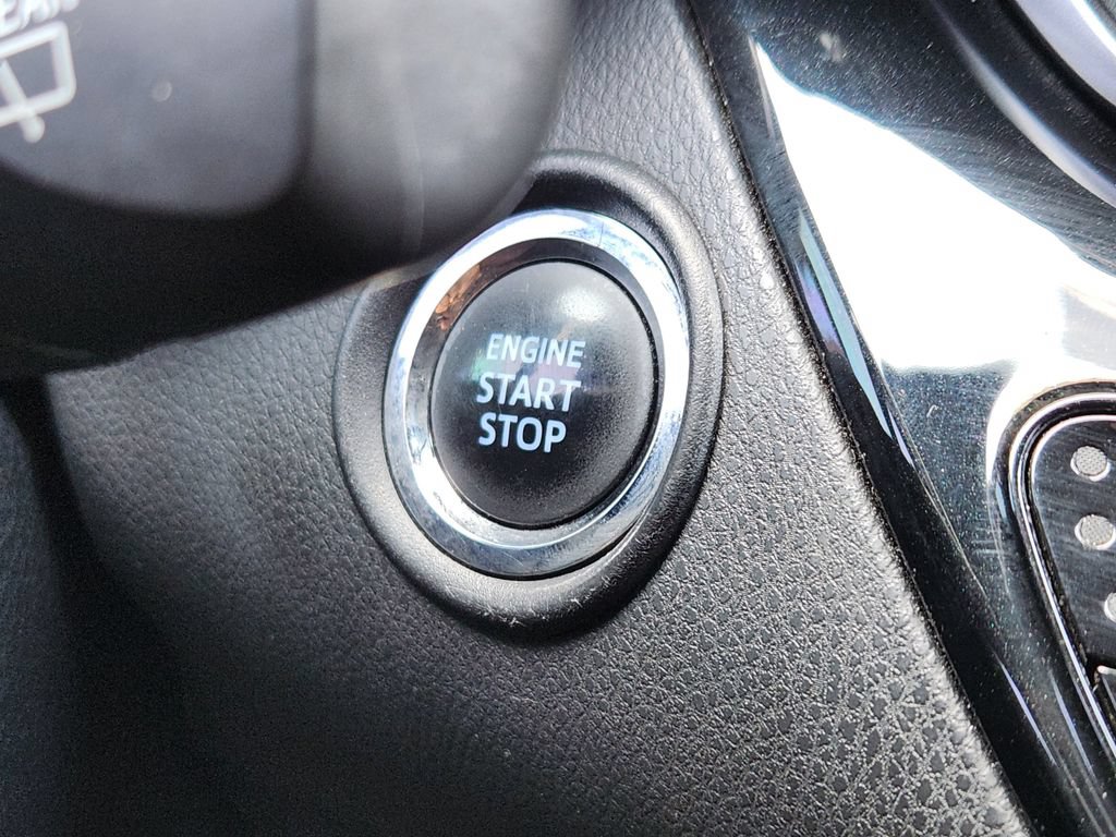 Used 2018 Toyota C-HR XLE FWD image 12