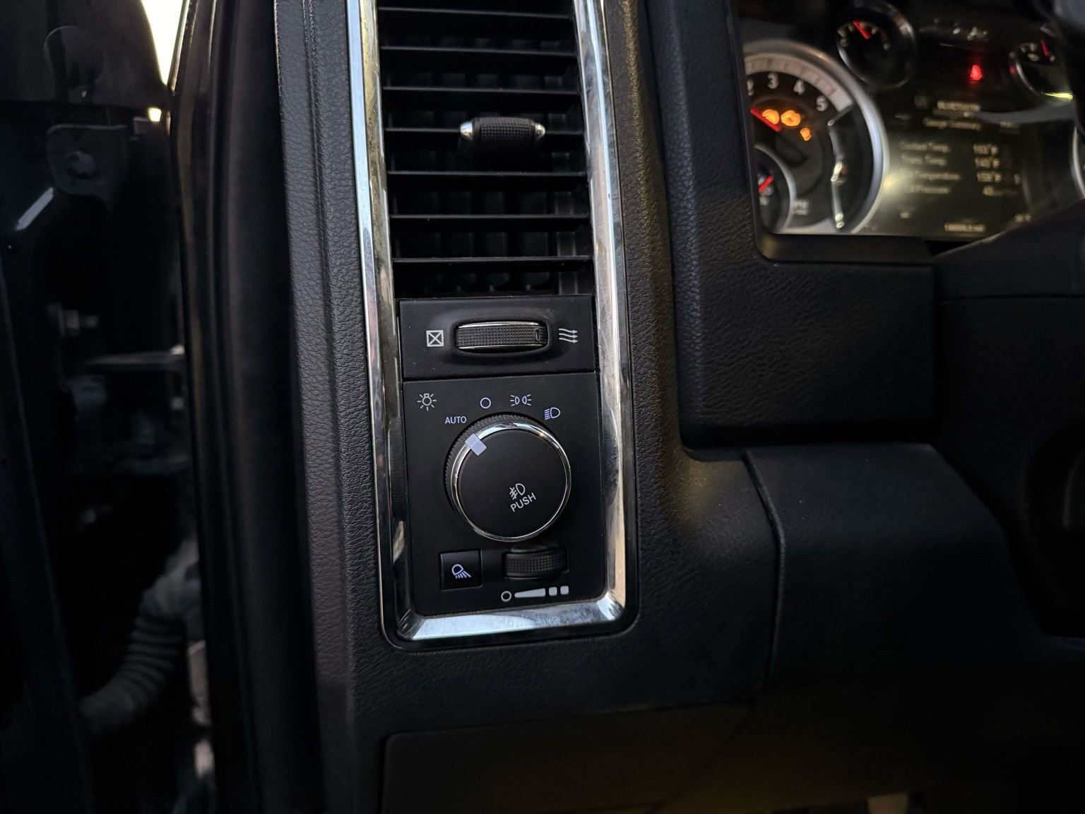 Used 2014 RAM 3500 Laramie image 45