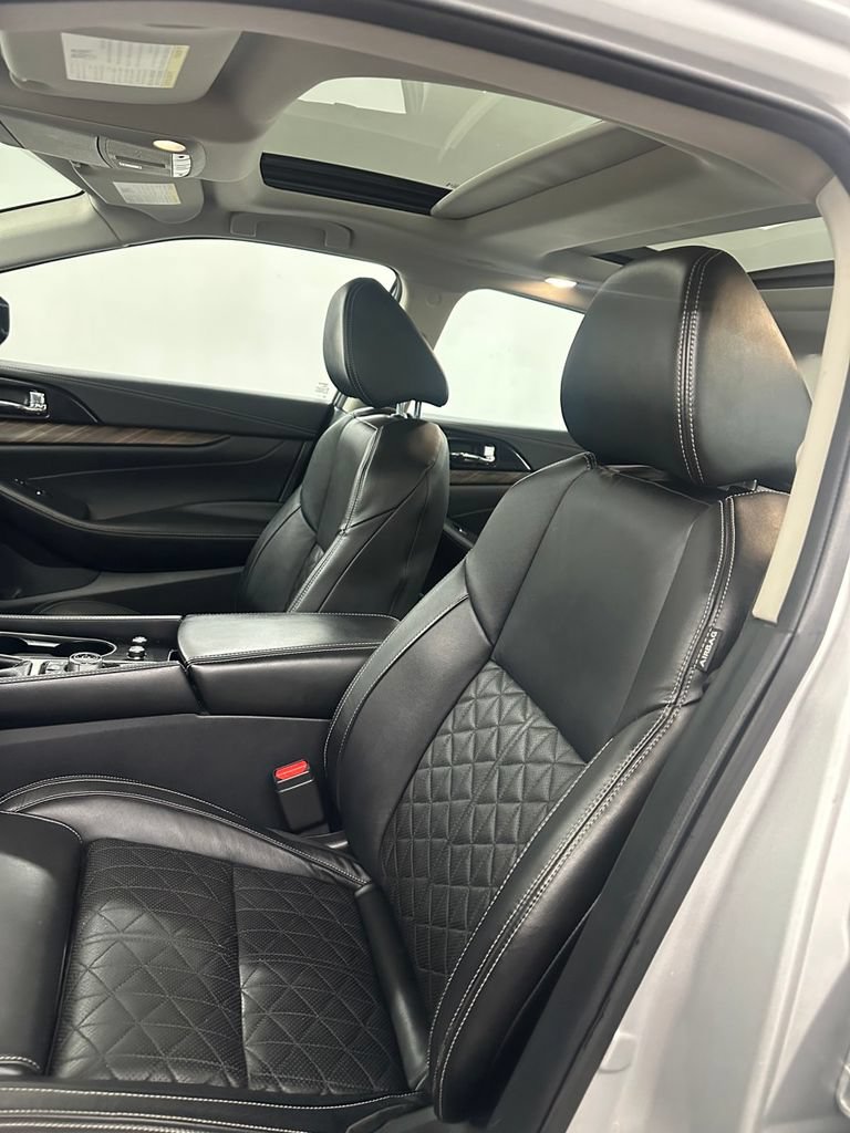 Used 2017 Nissan Maxima Platinum FWD image 12