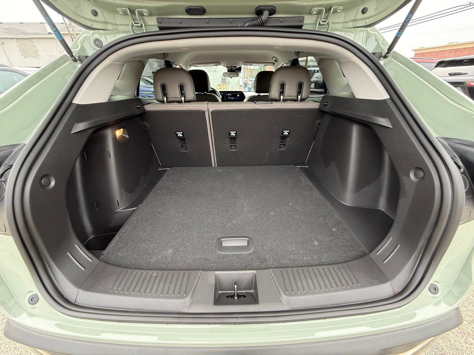 Used 2025 Chevrolet Trax ACTIV FWD image 28