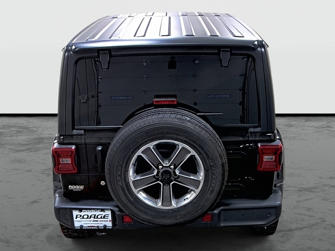 Used 2019 Jeep Wrangler Unlimited Sahara w/ Safety Group image 3