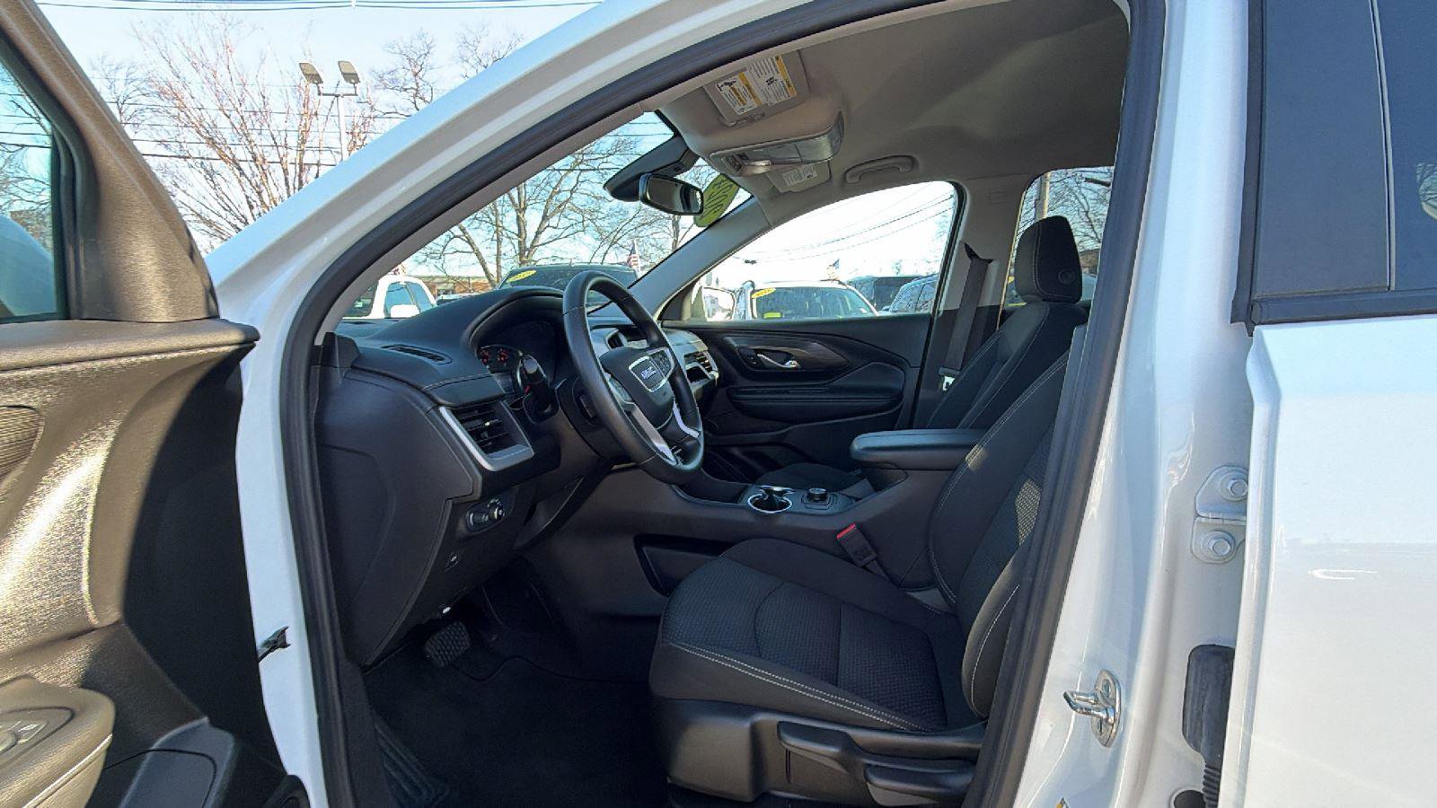 Used 2024 GMC Terrain SLE image 21