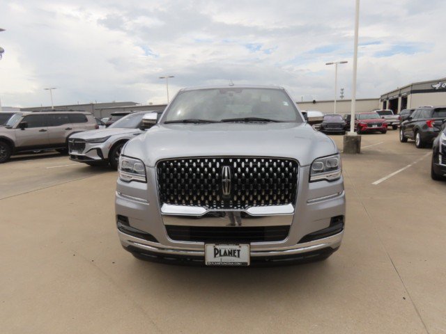 Certified 2024 Lincoln Navigator Black Label AWD/4WD image 4