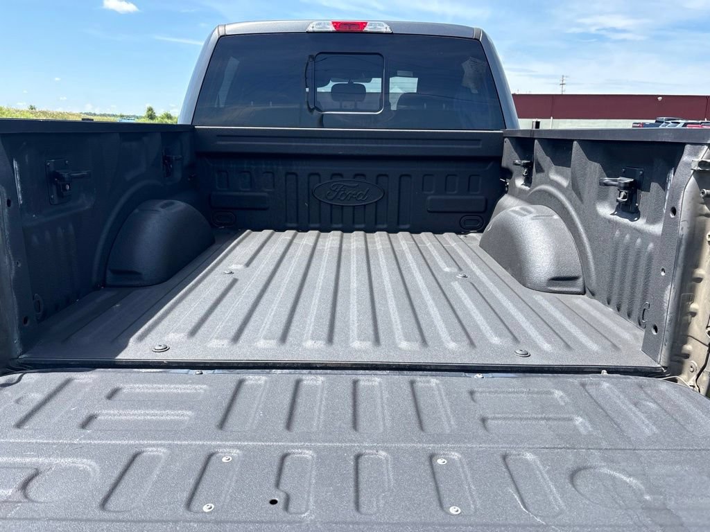 Used 2018 Ford F150 XLT w/ Equipment Group 302A Luxury AWD/4WD image 10