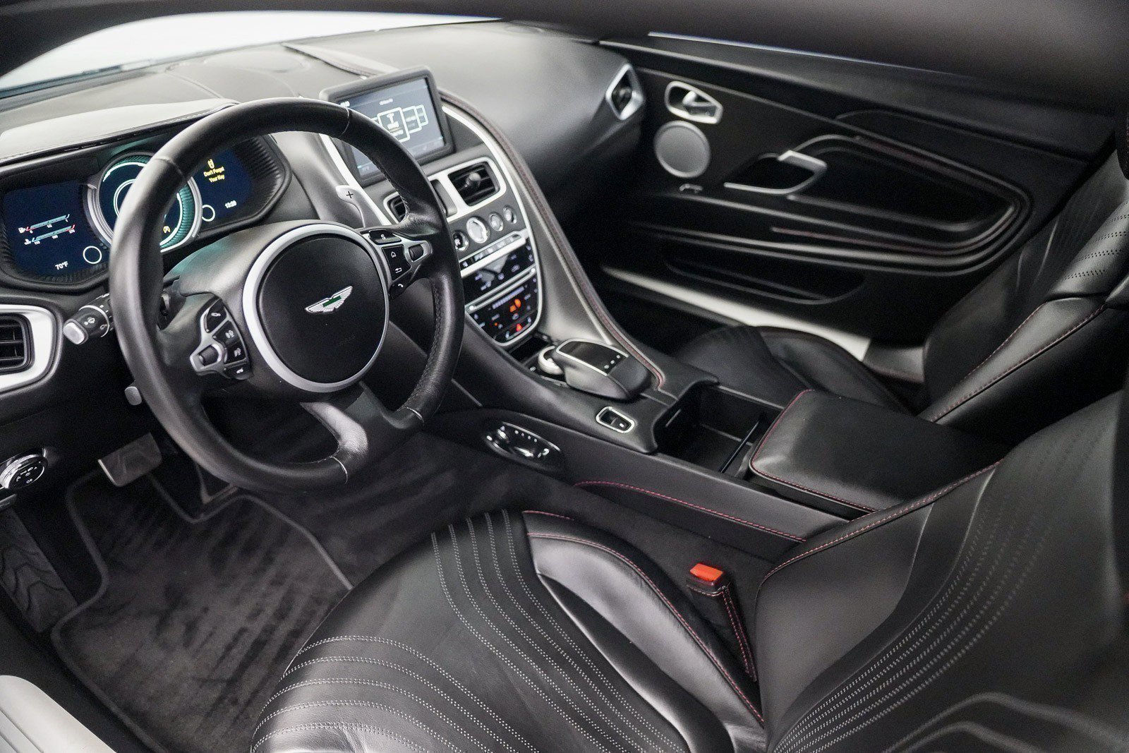 Used 2018 Aston Martin DB11 V12 image 17