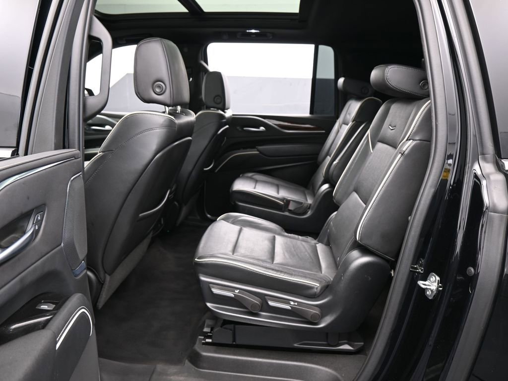 Used 2023 Cadillac Escalade ESV Premium Luxury image 37