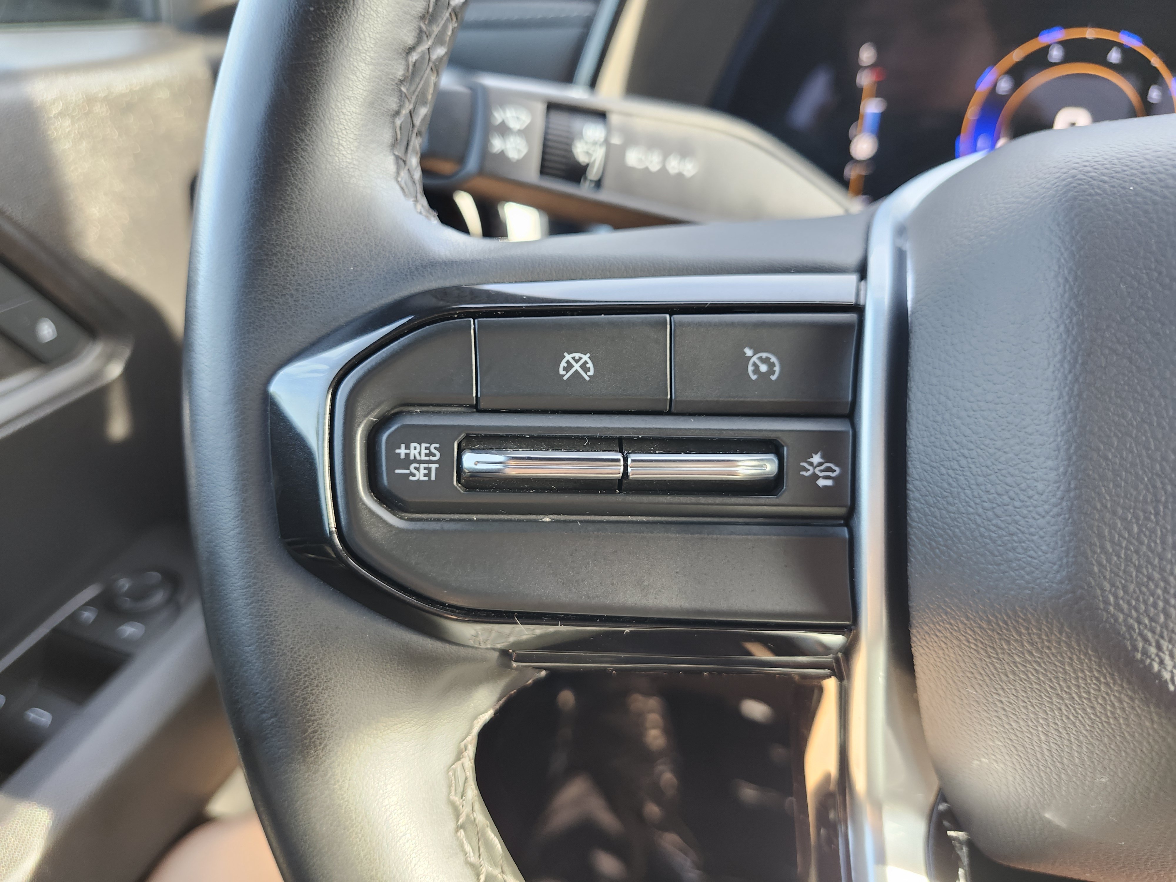 Used 2023 Chevrolet Colorado LT w/ LT Convenience Package II RWD image 33