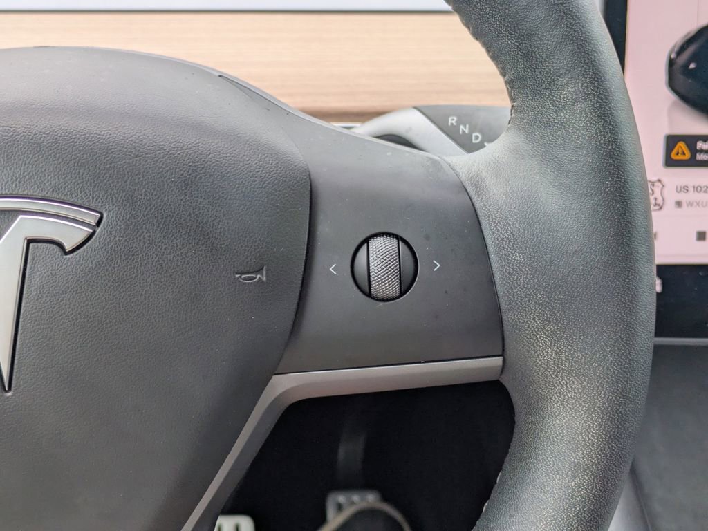 Used 2024 Tesla Model Y Performance image 20