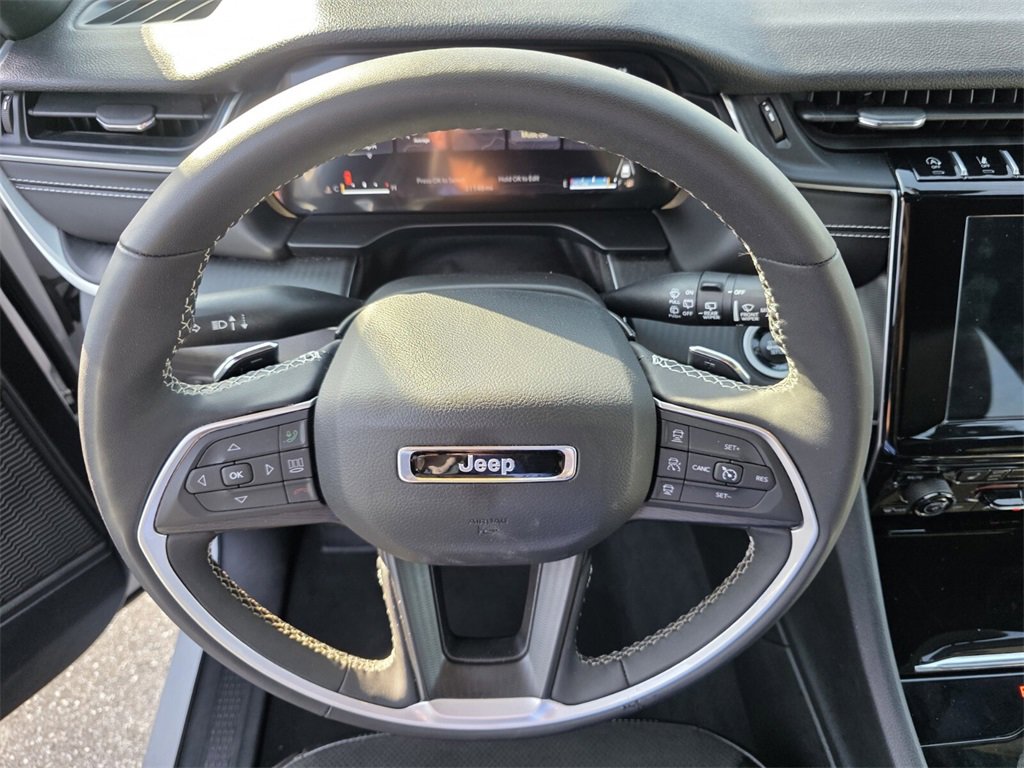 Used 2024 Jeep Grand Cherokee L Laredo image 20