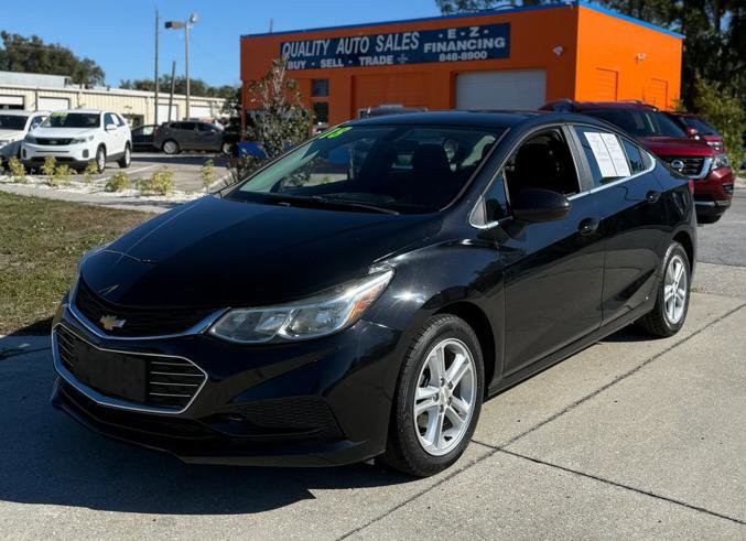 Used 2018 Chevrolet Cruze LT image 2
