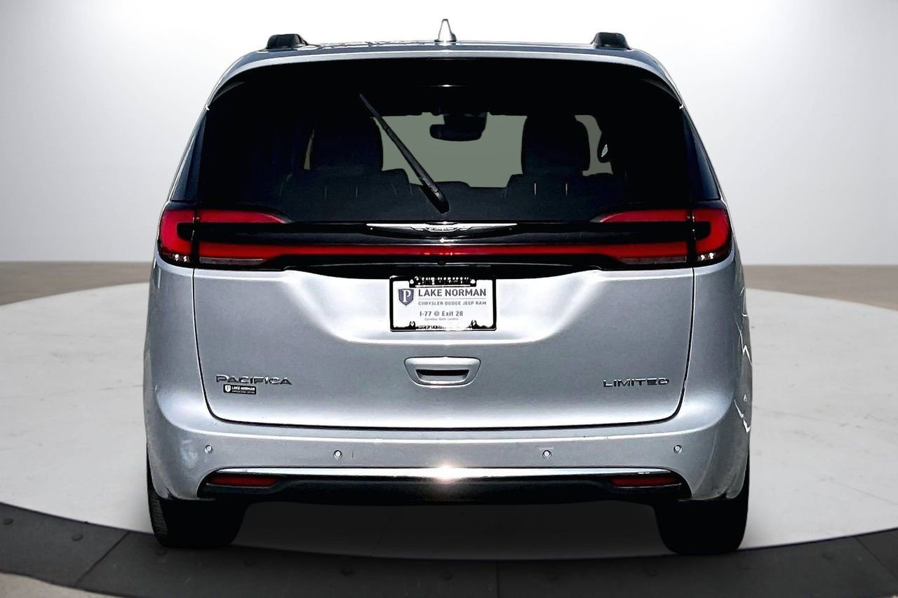 Certified 2022 Chrysler Pacifica Limited image 8
