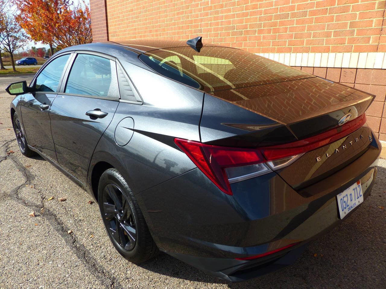 Used 2021 Hyundai Elantra SEL w/ Convenience Package image 7