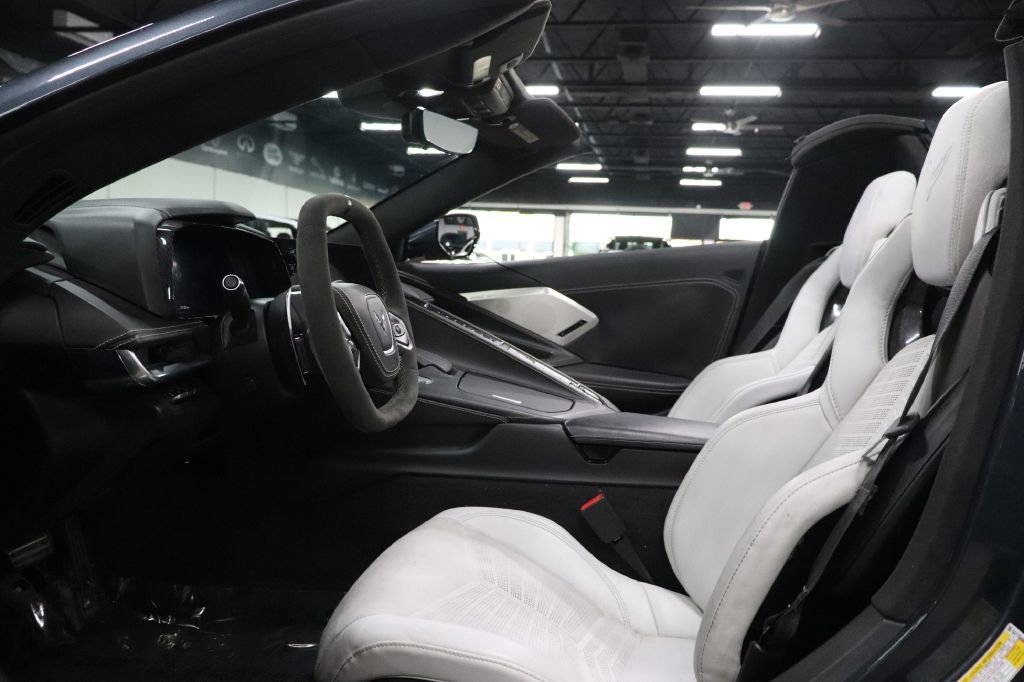 Used 2021 Chevrolet Corvette Stingray Premium Conv w/ Z51 Performance Package image 16