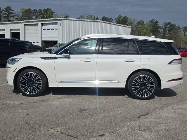 Used 2023 Lincoln Aviator Black Label w/ Dynamic Handling Package image 2