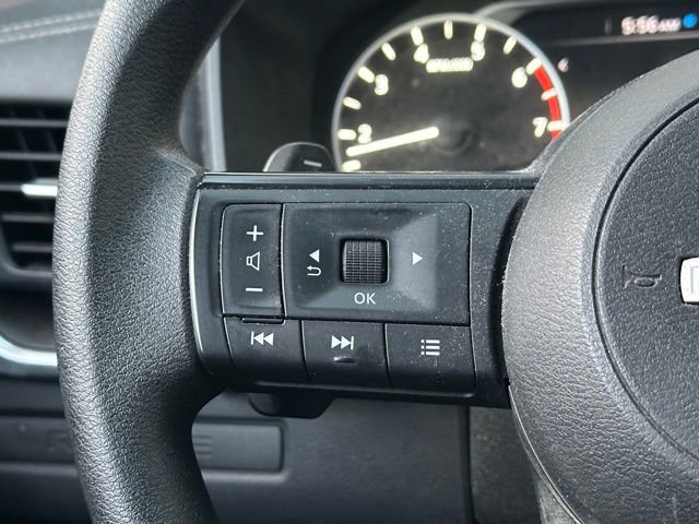Used 2023 Nissan Rogue S image 17