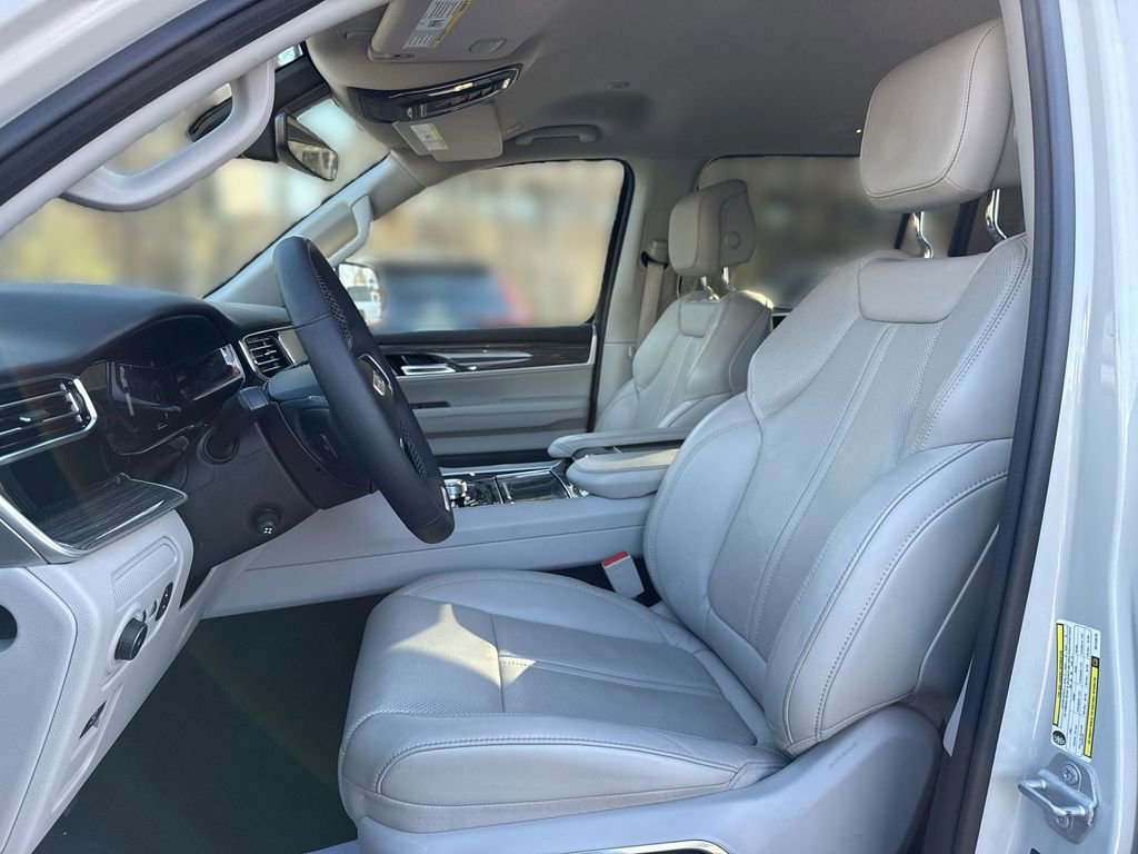 Used 2022 Jeep Wagoneer Series III w/ Flexible Seating Group image 13