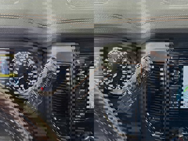 Used 2017 Nissan Titan Platinum Reserve image 15