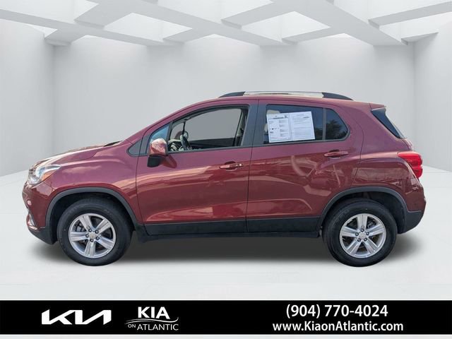 Used 2022 Chevrolet Trax LT w/ LT Convenience Package image 6