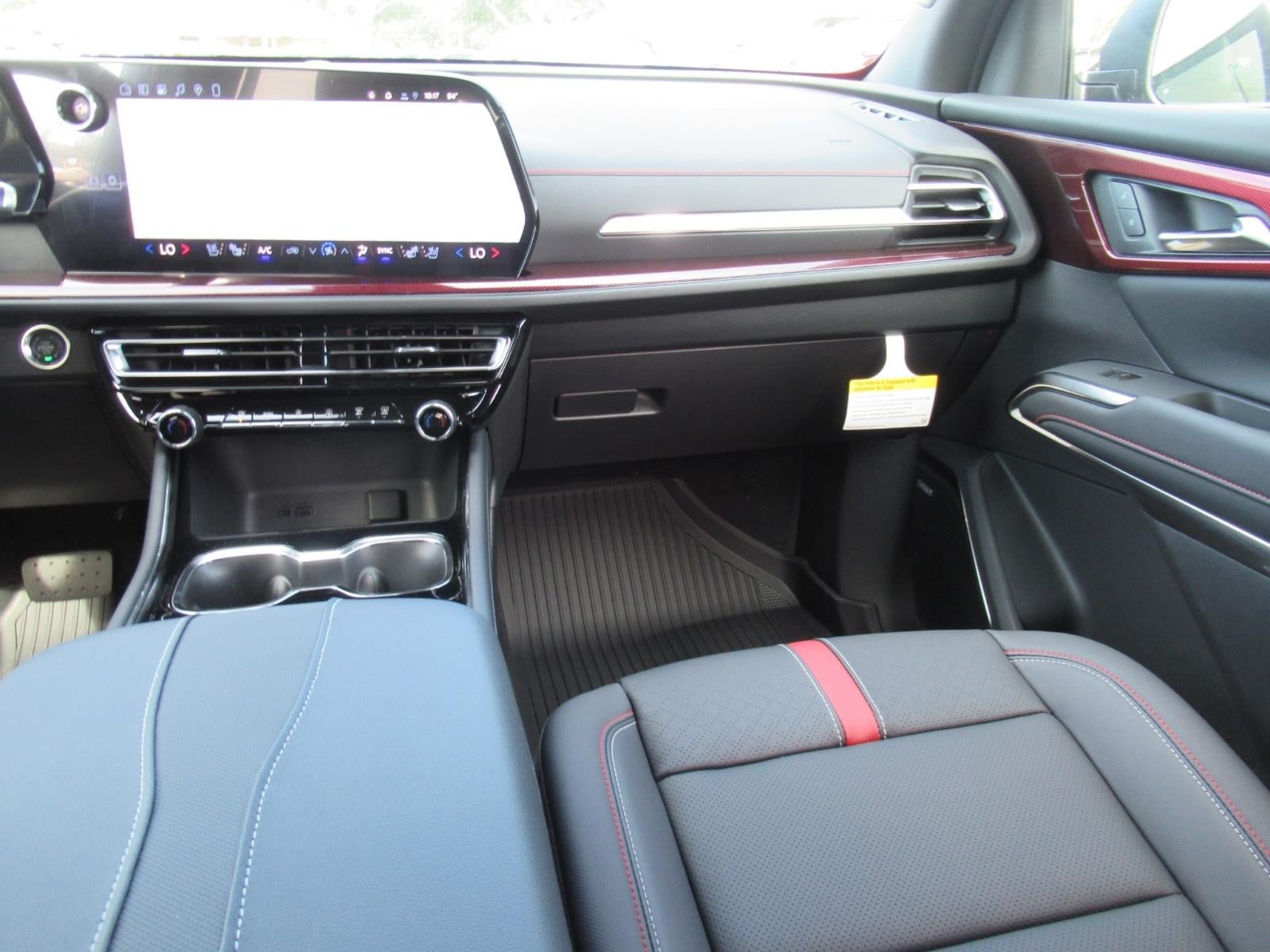 New 2026 Chevrolet Traverse RS w/ LPO, Floor Liner Package FWD image 14